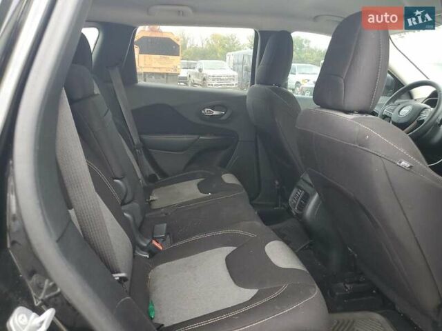 Чорний Джип Cherokee, об'ємом двигуна 2.36 л та пробігом 113 тис. км за 1300 $, фото 9 на Automoto.ua