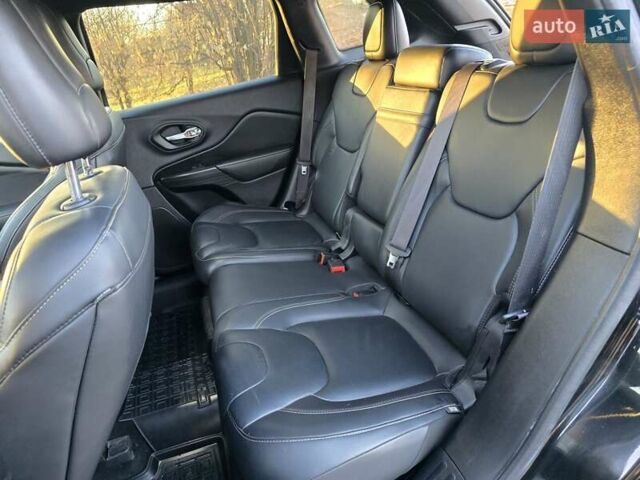 Черный Джип Чероки, объемом двигателя 2.36 л и пробегом 240 тыс. км за 12700 $, фото 46 на Automoto.ua