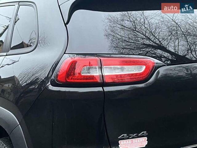 Черный Джип Чероки, объемом двигателя 3.2 л и пробегом 221 тыс. км за 14990 $, фото 11 на Automoto.ua