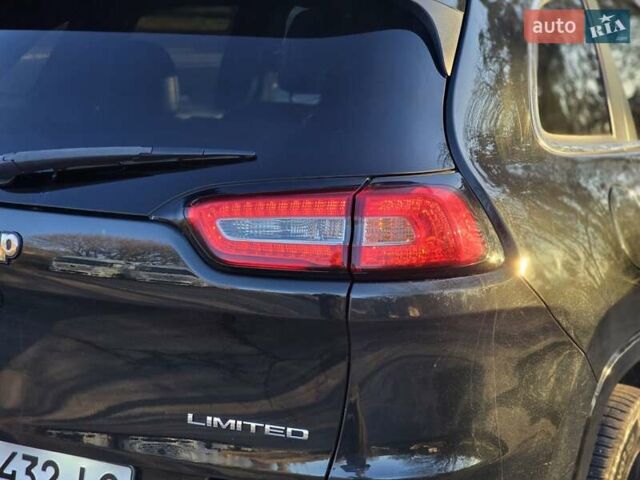 Черный Джип Чероки, объемом двигателя 2.36 л и пробегом 240 тыс. км за 12700 $, фото 17 на Automoto.ua