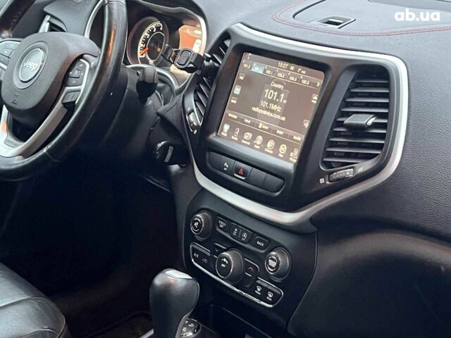 Черный Джип Чероки, объемом двигателя 3.2 л и пробегом 221 тыс. км за 14940 $, фото 30 на Automoto.ua