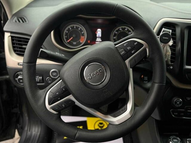 Черный Джип Чероки, объемом двигателя 3.2 л и пробегом 243 тыс. км за 12900 $, фото 9 на Automoto.ua