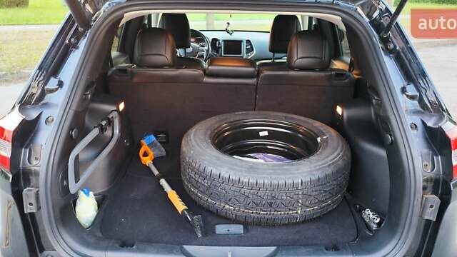 Джип Чероки 2015 в Киеве на Automoto.ua Черный Джип Чероки, объемом двигателя 3.24 л и пробегом 155 тыс. км за 15600 $, фото 8 на Automoto.ua