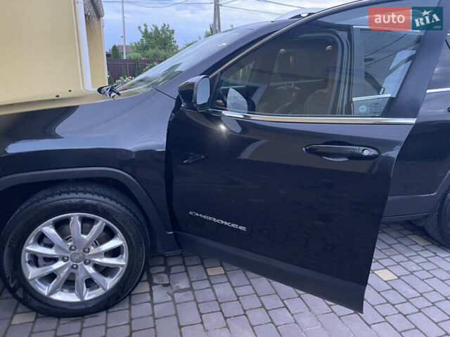 Чорний Джип Cherokee, об'ємом двигуна 2.4 л та пробігом 173 тис. км за 13500 $, фото 10 на Automoto.ua