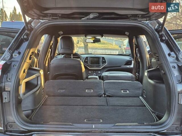 Черный Джип Чероки, объемом двигателя 2.36 л и пробегом 240 тыс. км за 12700 $, фото 74 на Automoto.ua