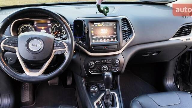 Джип Чероки 2015 в Киеве на Automoto.ua Черный Джип Чероки, объемом двигателя 3.24 л и пробегом 155 тыс. км за 15600 $, фото 15 на Automoto.ua