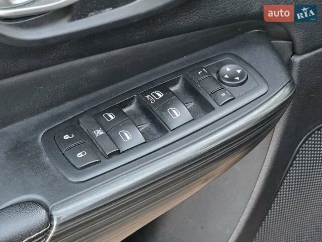 Черный Джип Чероки, объемом двигателя 2.36 л и пробегом 240 тыс. км за 12700 $, фото 69 на Automoto.ua