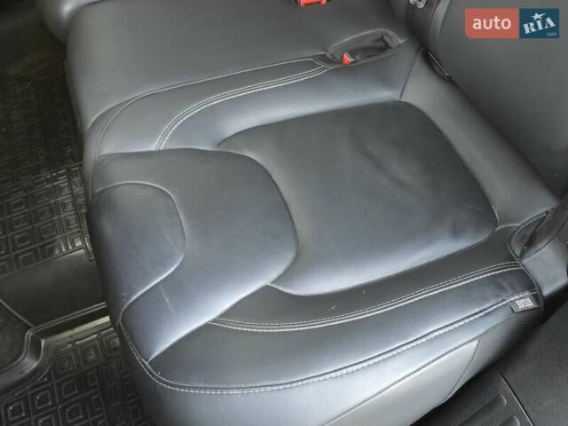 Черный Джип Чероки, объемом двигателя 2.36 л и пробегом 240 тыс. км за 12700 $, фото 48 на Automoto.ua