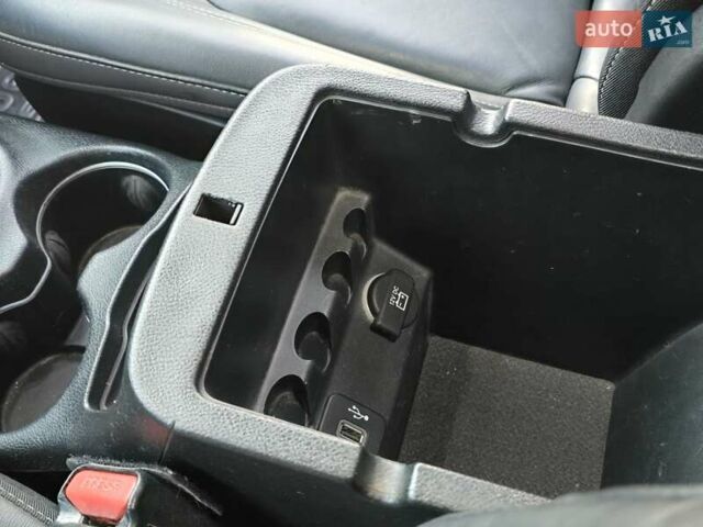 Черный Джип Чероки, объемом двигателя 2.36 л и пробегом 240 тыс. км за 12700 $, фото 81 на Automoto.ua