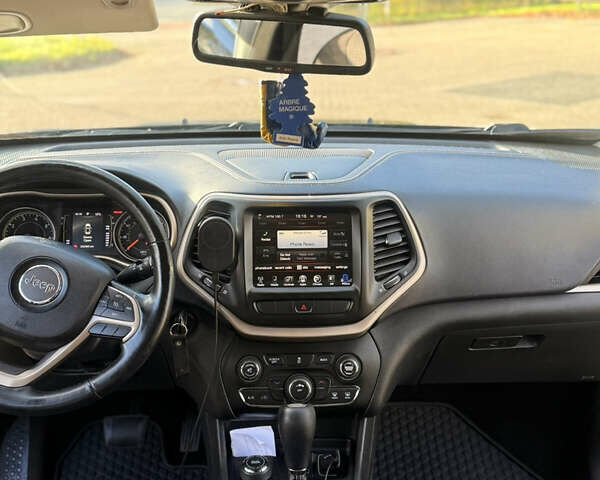 Чорний Джип Cherokee, об'ємом двигуна 2.36 л та пробігом 232 тис. км за 11700 $, фото 5 на Automoto.ua