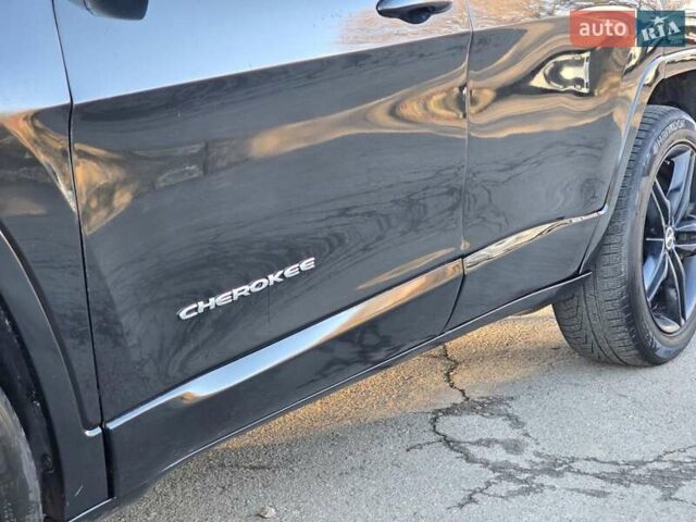Черный Джип Чероки, объемом двигателя 2.36 л и пробегом 240 тыс. км за 12700 $, фото 21 на Automoto.ua