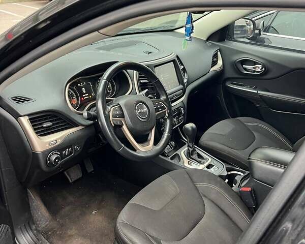 Чорний Джип Cherokee, об'ємом двигуна 2.36 л та пробігом 227 тис. км за 9600 $, фото 11 на Automoto.ua