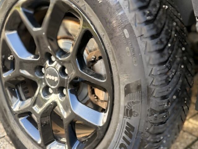 Джип Cherokee 2015 у Вишневом на Automoto.ua Чорний Джип Cherokee, об'ємом двигуна 2.4 л та пробігом 232 тис. км за 11700 $, фото 7 на Automoto.ua