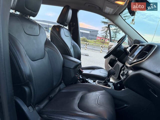 Черный Джип Чероки, объемом двигателя 2.36 л и пробегом 261 тыс. км за 10900 $, фото 11 на Automoto.ua