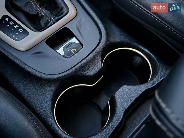 Черный Джип Чероки, объемом двигателя 2.36 л и пробегом 240 тыс. км за 12700 $, фото 93 на Automoto.ua