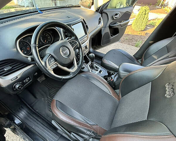 Чорний Джип Cherokee, об'ємом двигуна 2.36 л та пробігом 161 тис. км за 16000 $, фото 25 на Automoto.ua