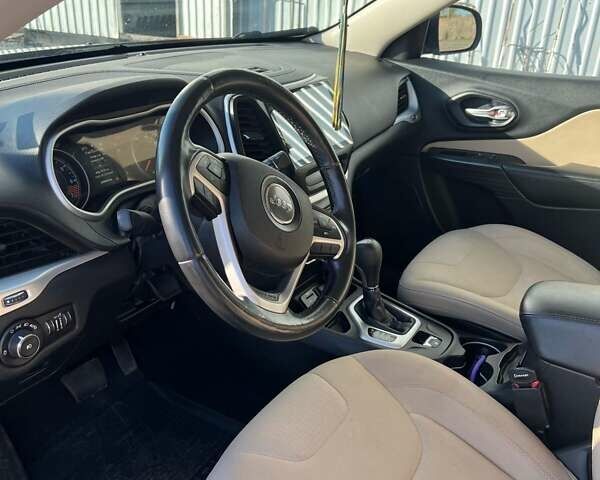 Черный Джип Чероки, объемом двигателя 2.4 л и пробегом 198 тыс. км за 13200 $, фото 2 на Automoto.ua