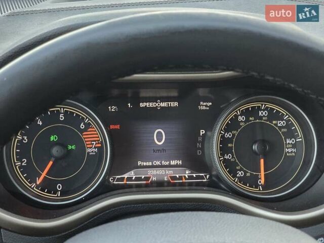 Черный Джип Чероки, объемом двигателя 2.36 л и пробегом 240 тыс. км за 12700 $, фото 90 на Automoto.ua