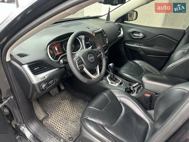 Чорний Джип Cherokee, об'ємом двигуна 3.24 л та пробігом 232 тис. км за 7700 $, фото 11 на Automoto.ua