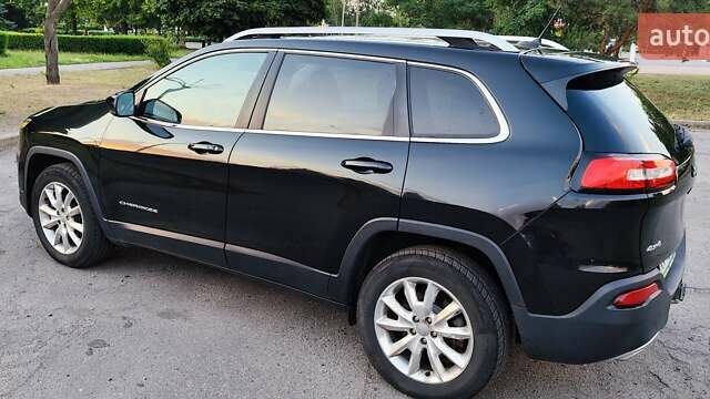 Джип Чероки 2015 в Киеве на Automoto.ua Черный Джип Чероки, объемом двигателя 3.24 л и пробегом 155 тыс. км за 15600 $, фото 1 на Automoto.ua