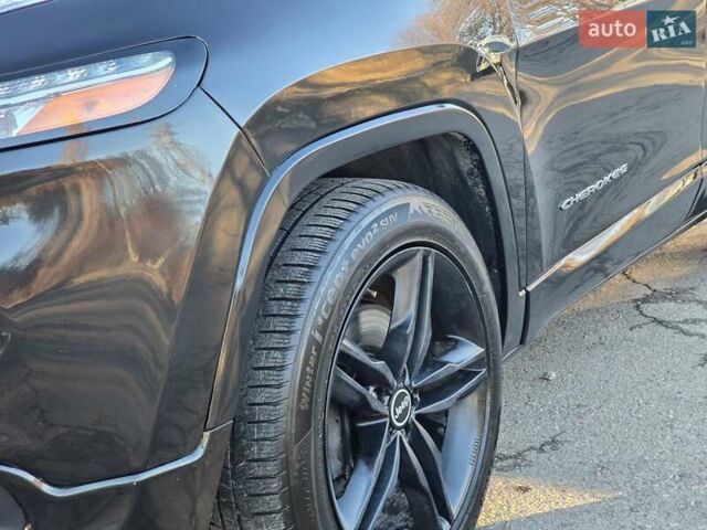 Черный Джип Чероки, объемом двигателя 2.36 л и пробегом 240 тыс. км за 12700 $, фото 15 на Automoto.ua