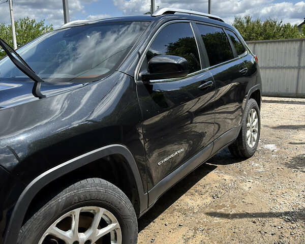 Чорний Джип Cherokee, об'ємом двигуна 2.36 л та пробігом 161 тис. км за 16000 $, фото 11 на Automoto.ua