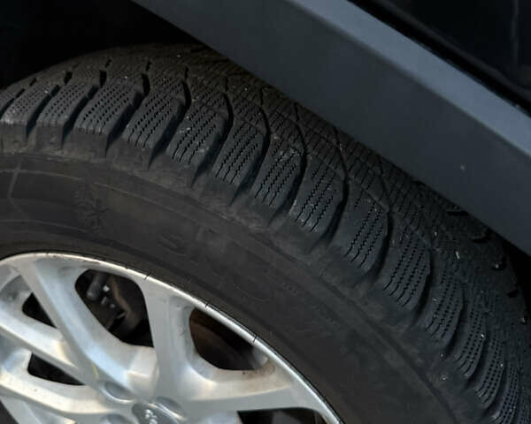 Чорний Джип Cherokee, об'ємом двигуна 2.36 л та пробігом 257 тис. км за 13500 $, фото 16 на Automoto.ua