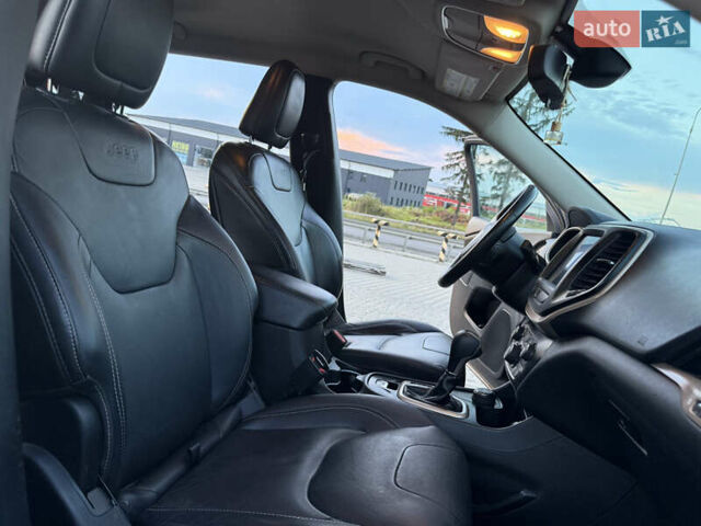 Чорний Джип Cherokee, об'ємом двигуна 2.36 л та пробігом 260 тис. км за 11900 $, фото 36 на Automoto.ua