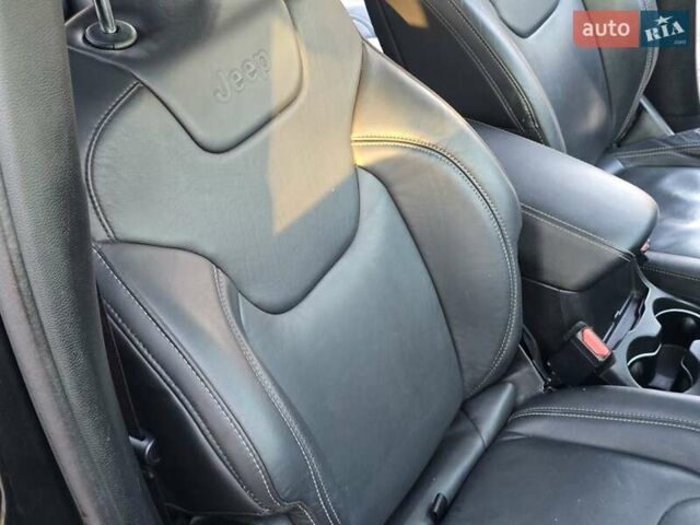 Черный Джип Чероки, объемом двигателя 2.36 л и пробегом 240 тыс. км за 12700 $, фото 62 на Automoto.ua
