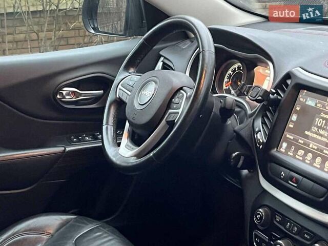 Черный Джип Чероки, объемом двигателя 3.2 л и пробегом 221 тыс. км за 14990 $, фото 30 на Automoto.ua