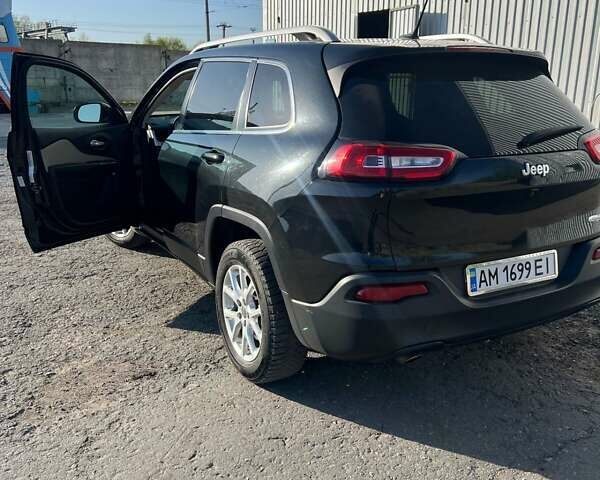 Черный Джип Чероки, объемом двигателя 2.4 л и пробегом 198 тыс. км за 13200 $, фото 5 на Automoto.ua