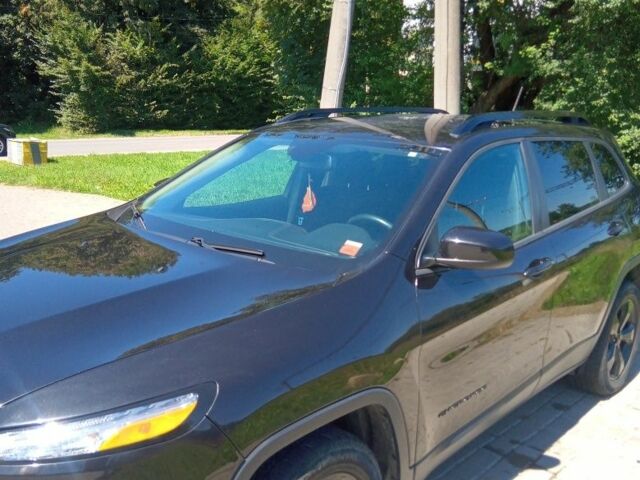 Черный Джип Чероки, объемом двигателя 2.4 л и пробегом 240 тыс. км за 12800 $, фото 5 на Automoto.ua