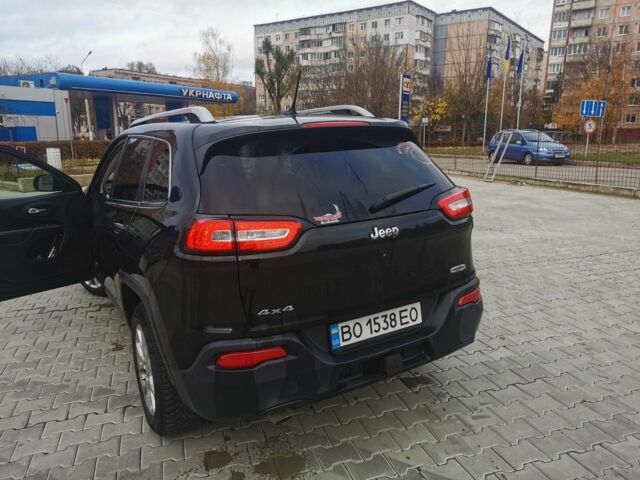 Чорний Джип Cherokee, об'ємом двигуна 0 л та пробігом 230 тис. км за 13200 $, фото 19 на Automoto.ua