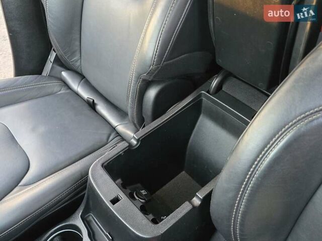 Черный Джип Чероки, объемом двигателя 2.36 л и пробегом 240 тыс. км за 12700 $, фото 84 на Automoto.ua