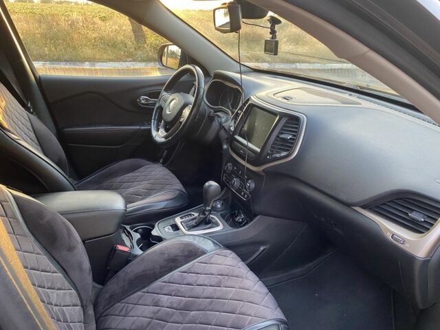 Чорний Джип Cherokee, об'ємом двигуна 2.4 л та пробігом 133 тис. км за 13500 $, фото 4 на Automoto.ua