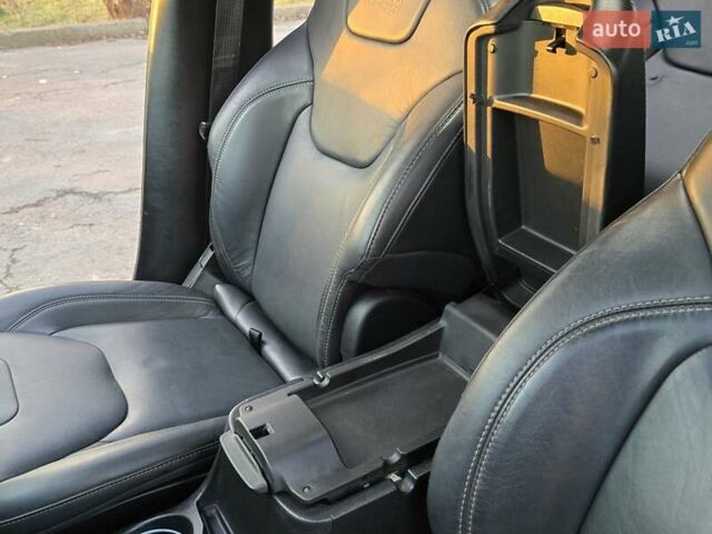 Черный Джип Чероки, объемом двигателя 2.36 л и пробегом 240 тыс. км за 12700 $, фото 83 на Automoto.ua