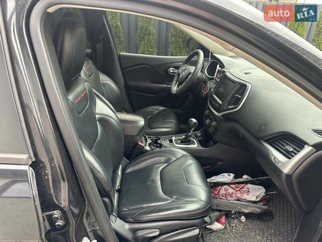 Чорний Джип Cherokee, об'ємом двигуна 3.24 л та пробігом 232 тис. км за 7700 $, фото 10 на Automoto.ua