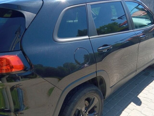 Черный Джип Чероки, объемом двигателя 2.4 л и пробегом 240 тыс. км за 12800 $, фото 10 на Automoto.ua