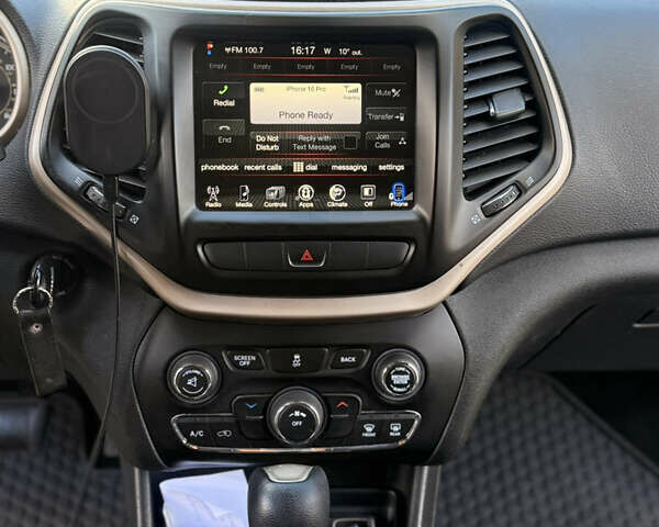 Чорний Джип Cherokee, об'ємом двигуна 2.36 л та пробігом 232 тис. км за 11700 $, фото 7 на Automoto.ua