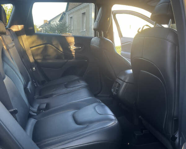 Чорний Джип Cherokee, об'ємом двигуна 2.4 л та пробігом 215 тис. км за 13700 $, фото 8 на Automoto.ua