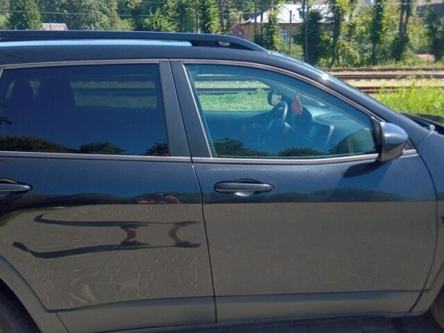 Черный Джип Чероки, объемом двигателя 2.4 л и пробегом 240 тыс. км за 12800 $, фото 8 на Automoto.ua