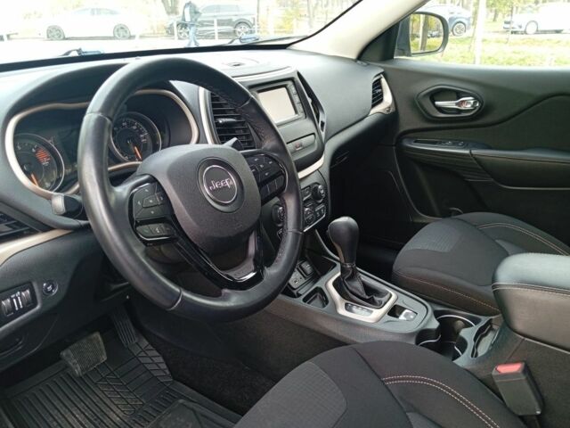 Черный Джип Чероки, объемом двигателя 0 л и пробегом 208 тыс. км за 10900 $, фото 10 на Automoto.ua