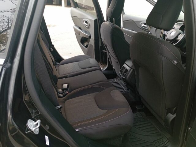 Черный Джип Чероки, объемом двигателя 0 л и пробегом 208 тыс. км за 10900 $, фото 11 на Automoto.ua