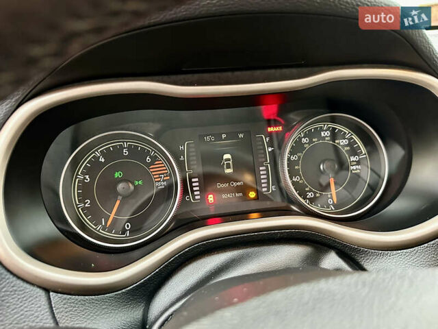 Джип Чероки 2016 в Дрогобыче на Automoto.ua Черный Джип Чероки, объемом двигателя 2.36 л и пробегом 92 тыс. км за 13250 $, фото 68 на Automoto.ua