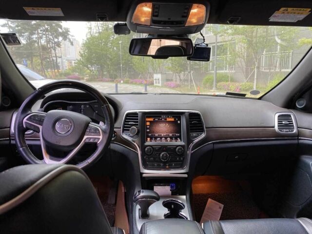 Чорний Джип Cherokee, об'ємом двигуна 3 л та пробігом 155 тис. км за 19700 $, фото 6 на Automoto.ua