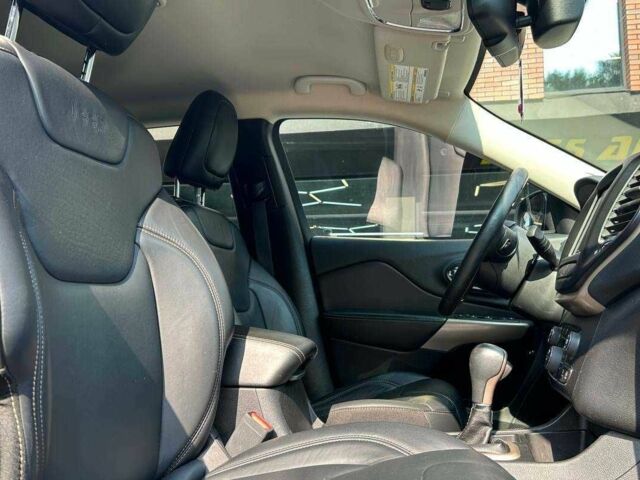 Черный Джип Чероки, объемом двигателя 2.4 л и пробегом 138 тыс. км за 13500 $, фото 16 на Automoto.ua