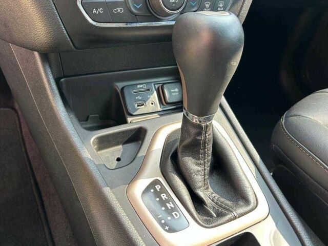 Черный Джип Чероки, объемом двигателя 2.4 л и пробегом 138 тыс. км за 13500 $, фото 13 на Automoto.ua