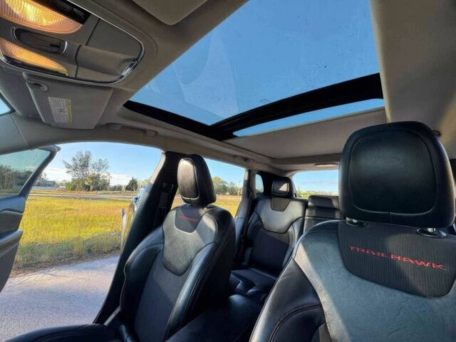 Черный Джип Чероки, объемом двигателя 2.4 л и пробегом 74 тыс. км за 12000 $, фото 11 на Automoto.ua