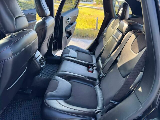 Черный Джип Чероки, объемом двигателя 2.4 л и пробегом 74 тыс. км за 12000 $, фото 12 на Automoto.ua