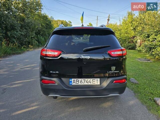 Черный Джип Чероки, объемом двигателя 2.36 л и пробегом 115 тыс. км за 16500 $, фото 5 на Automoto.ua